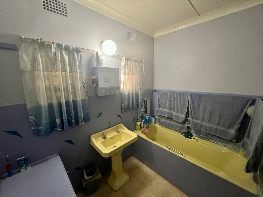 8 Bedroom Property for Sale in Baillie Park North West